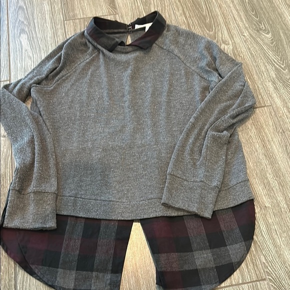 BCBGeneration Gray Plaid Hem Sweater - Picture 3 of 9
